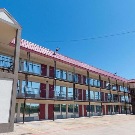 Magnuson Extended Stay And Suites Airport Hotel Ірвінг Екстер'єр фото