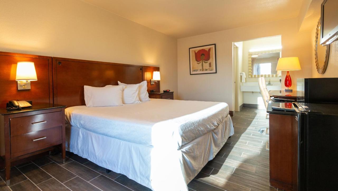 Magnuson Extended Stay And Suites Airport Hotel Ірвінг Екстер'єр фото
