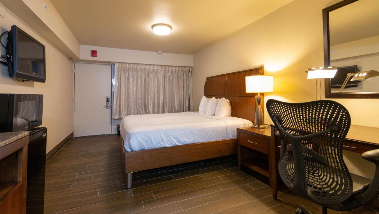 Magnuson Extended Stay And Suites Airport Hotel Ірвінг Екстер'єр фото